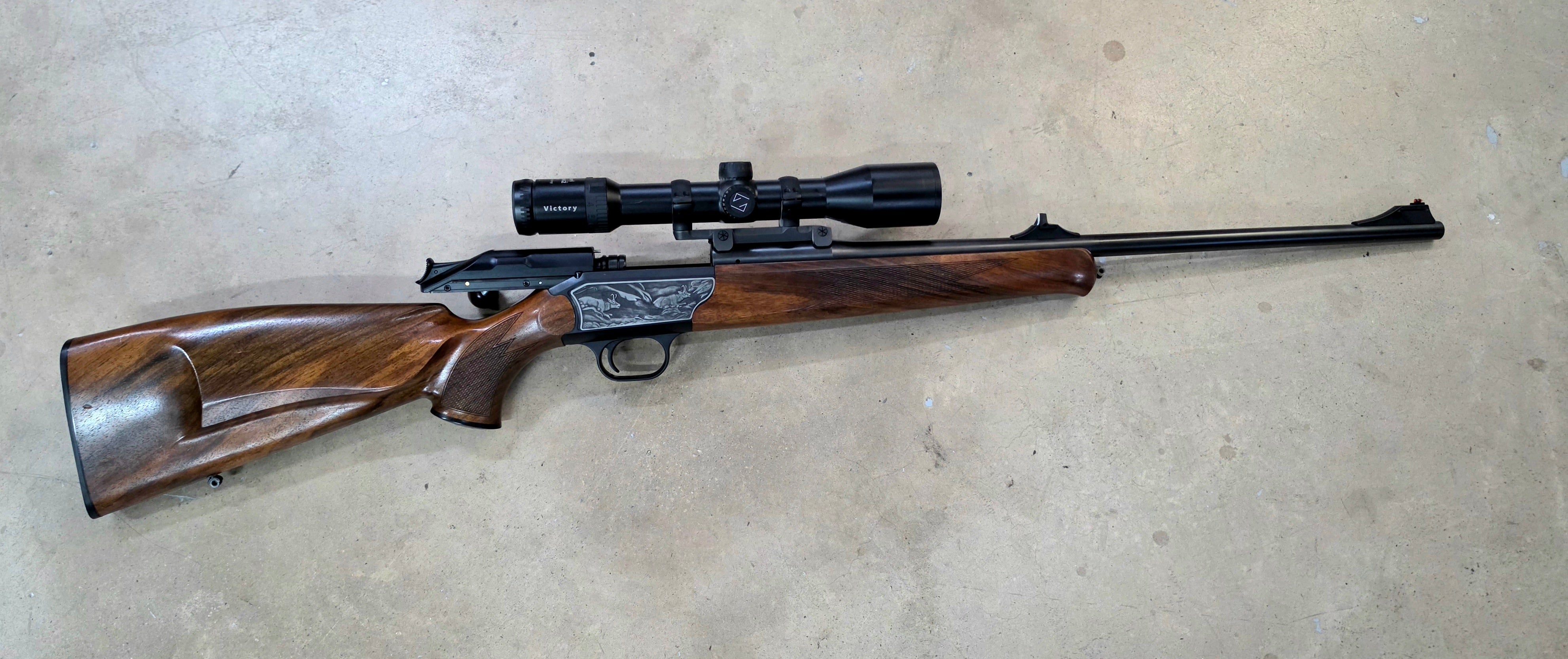 Blaser R93 luxe gauchère 7x64 + Zeiss diavary 1.5-6x42 d'occasion