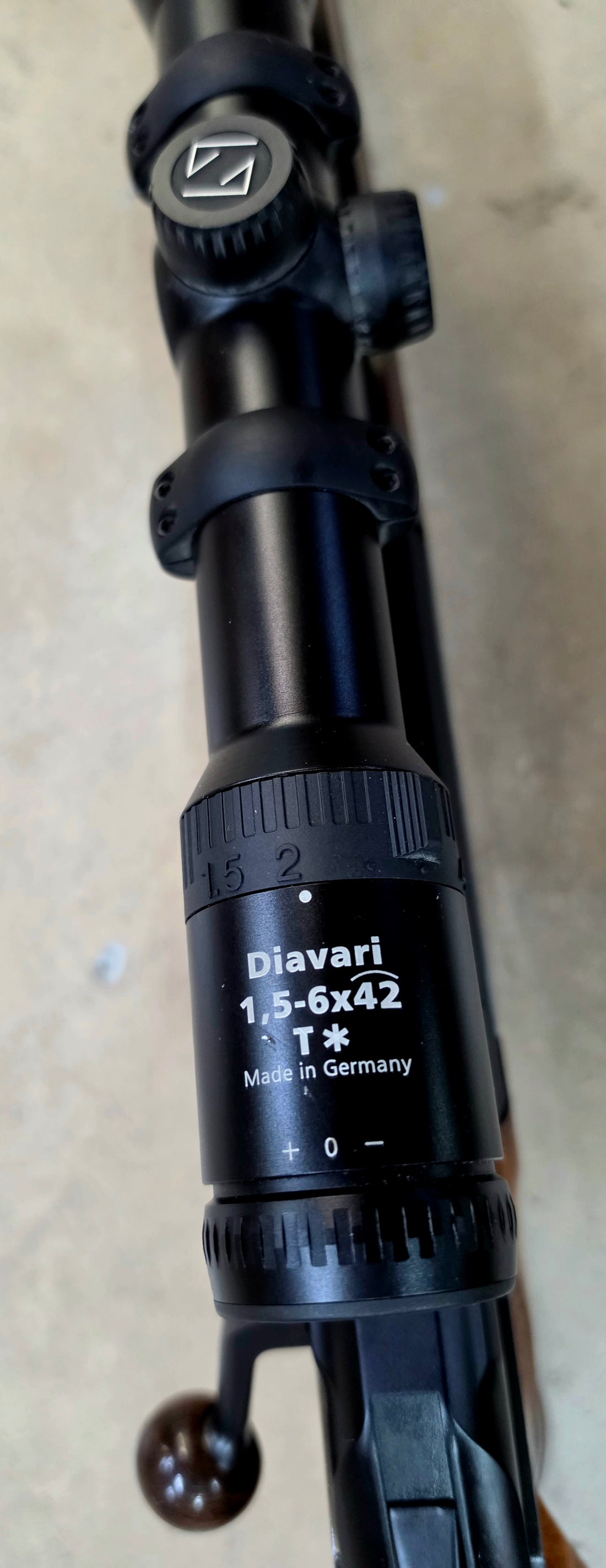 Blaser R93 luxe gauchère 7x64 + Zeiss diavary 1.5-6x42 d'occasion
