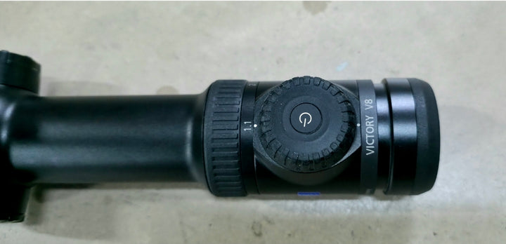 Zeiss victory V8 1.1-8x30 ret 60 zm occasion